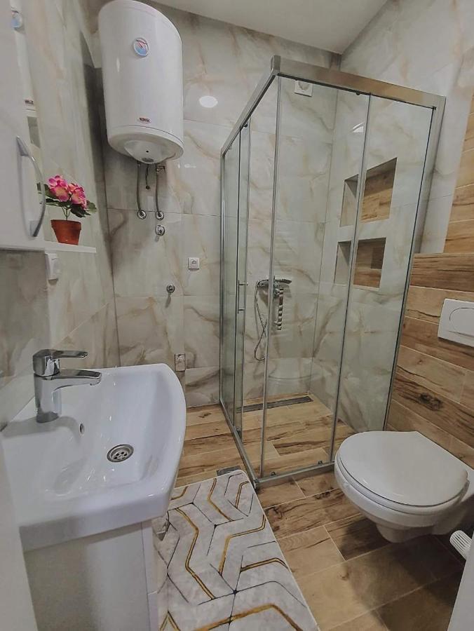 Zara 1 Apartman Bijeljina Eksteriør billede